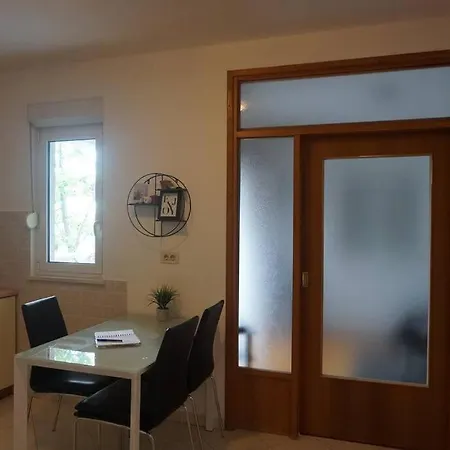 Pe-la Center Apartment