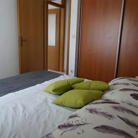 Apartment Pe-la Center *