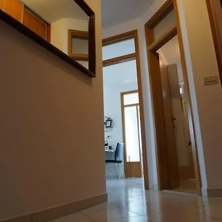 Apartment Pe-la Center
