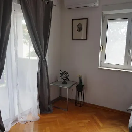 Pe-la Center Apartment *